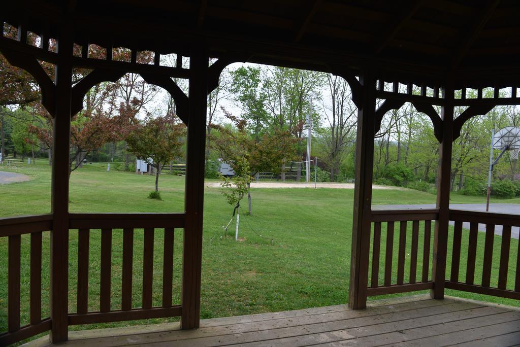 Appalachian Camping Resort Cottage 1 Shartlesville Buitenkant foto